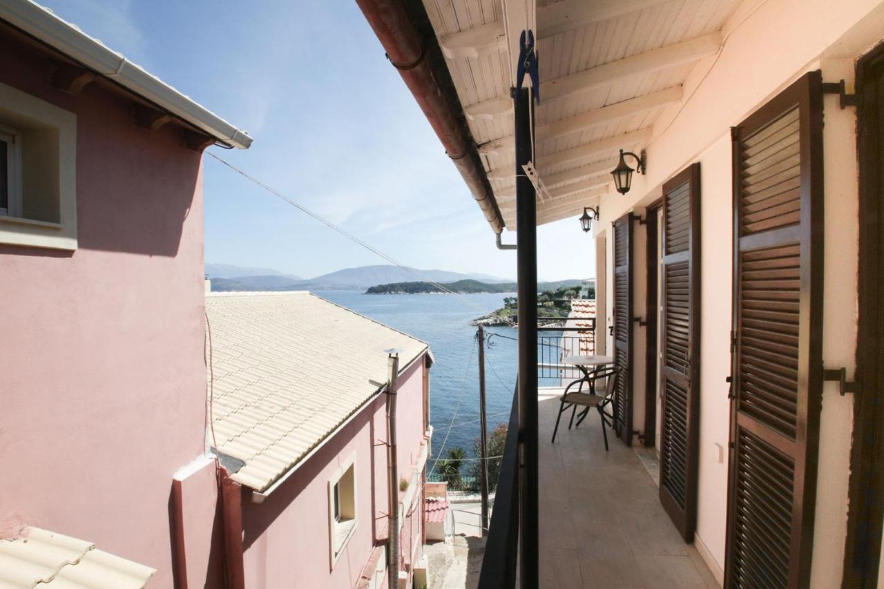 Gabriela'S Seaside House Villa Kassiopi Exteriör bild